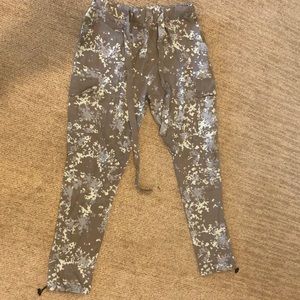 mnml Lounge Cargo in Grey Camo Size Large